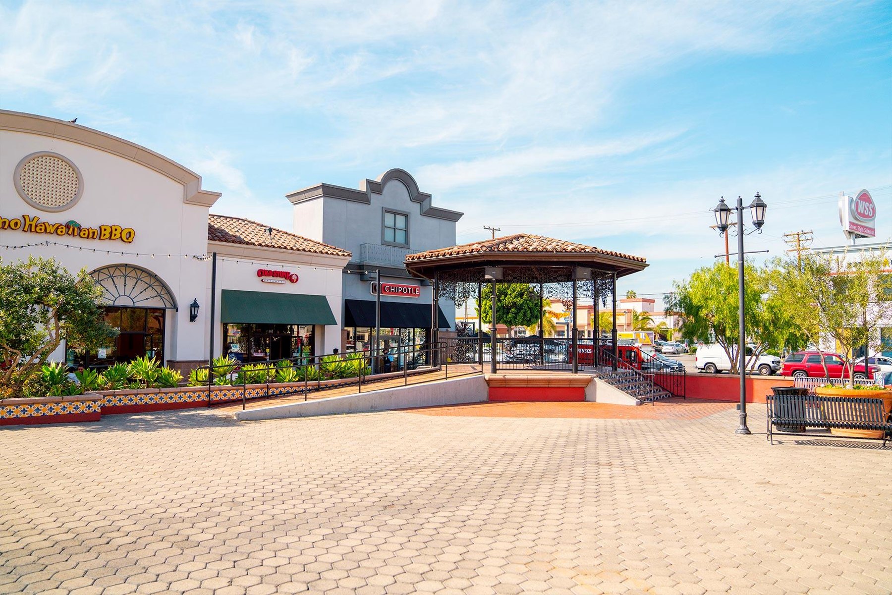 The main plaza and pavilion at Plaza La Alameda